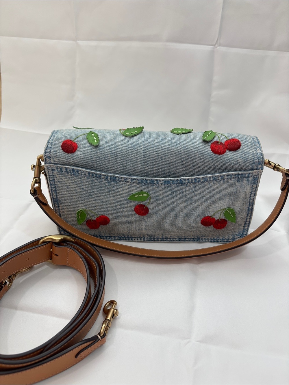 Coach Tabby Shoulder Bag 26 With Cherry Embroidery - Picture 6 of 7
